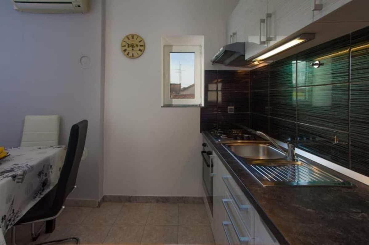 Historic Luxury Old Town Apartmán